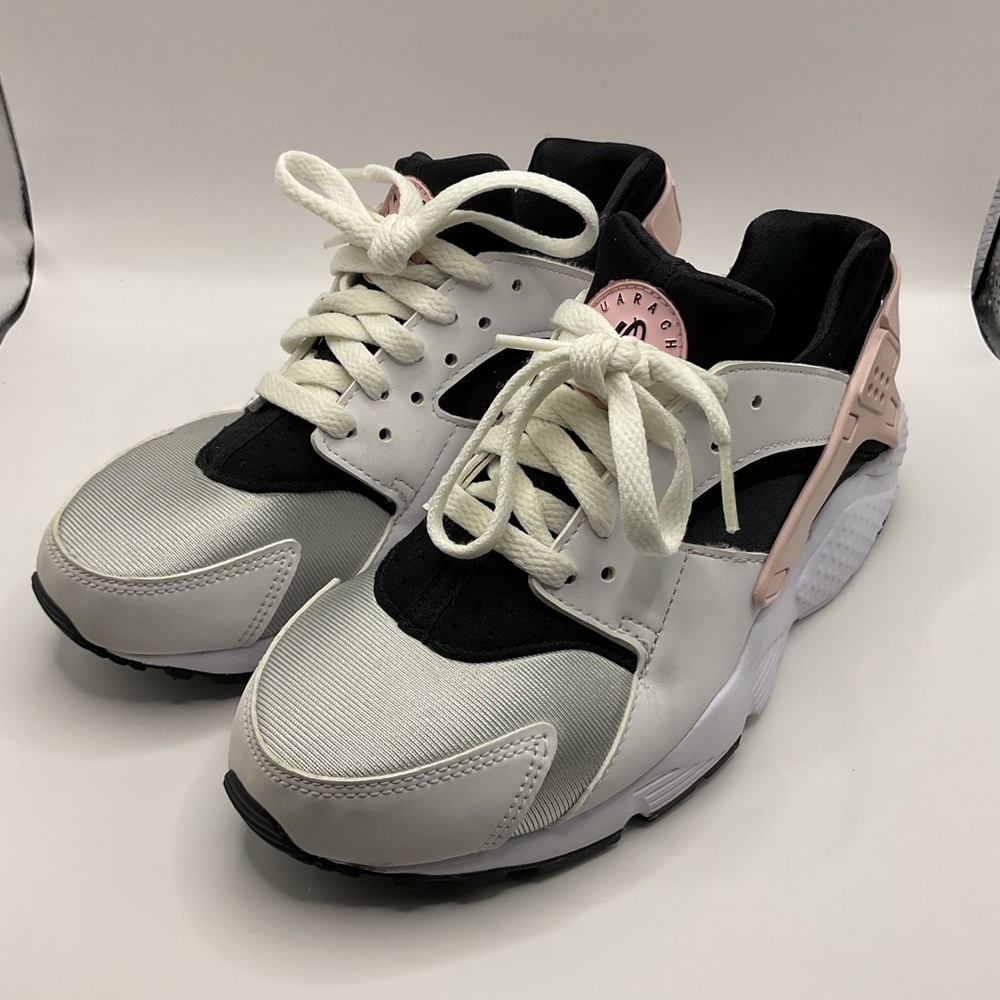 Nike Air Huarache Run GS Pink Foam White Black Sneaker Size 5Y (6.5W) 654275-115
